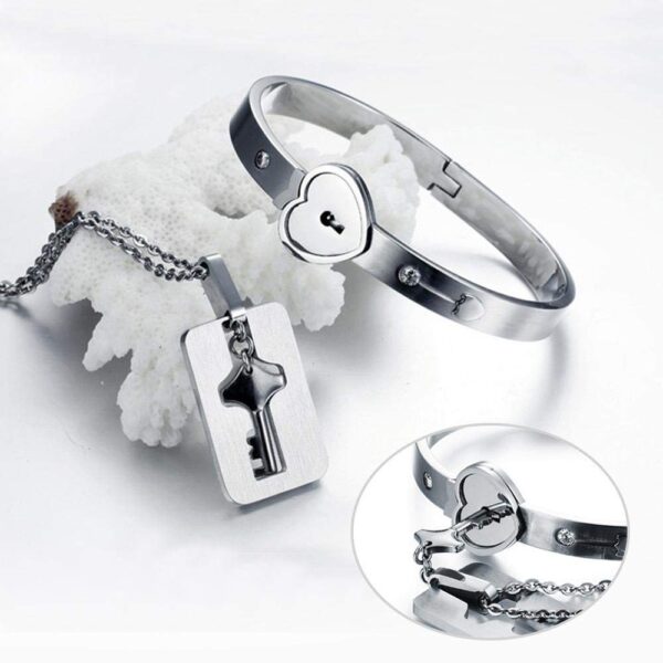 Valentines Day Gift Set: Heart Lock Bangle Bracelet And Key Key Pendant  Necklace With Steel Chain Perfect For Girlfriend Or Lover GT0A5J4 From  Armorcase, $5.05 | DHgate.Com
