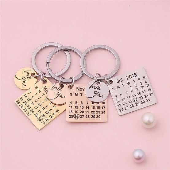 Calendar Gift Box Heart Date Love Concept Stock Photo by ©nicomenijes  202981206