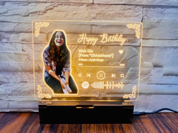 LED Lamp With Photo, Message And Spotify Song Code