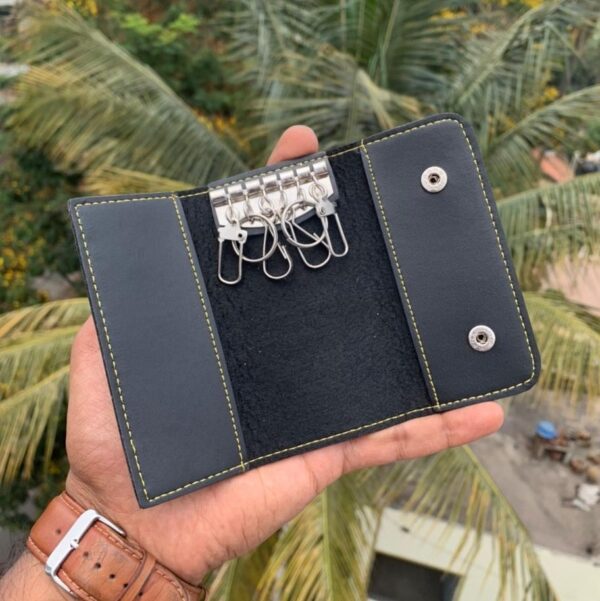 Unisex Mens Womens Premium Leather Car Key Holder Bag Keychain Case Wallet  with 6 Hooks Zipper Closure, Blue : Amazon.in: Fashion