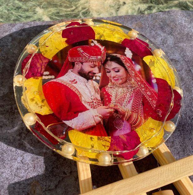 Rose Preservation - Varmala Preservation Personalized Resin Table Top With LED - Resin Photo Frame