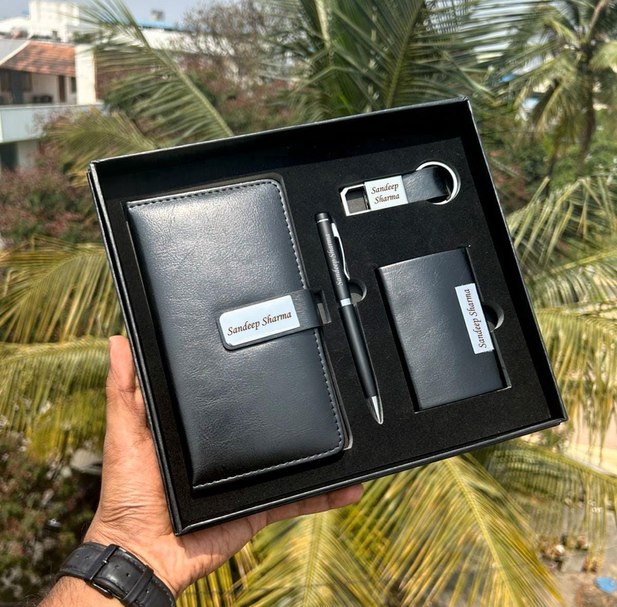 Buy Giftana 2 in 1 Journal Diaries & Metal Pen Office Gift Set, Leather Diary  Gift Set for Men and Women, Valentine Gift for Husband, Diwali, Christmas,  New year Corporate Gift Set for Employee (Black) Online at Best Prices in  India - JioMart.