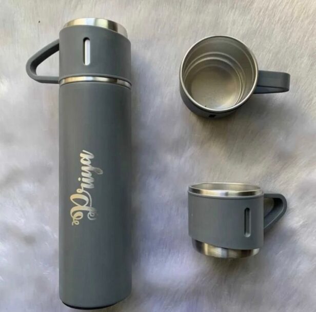 Customized Steel bottle with name 500 ml available in 3 colors. Best for gifting and personal use. This bottle is fully customizable any name or any text can be added. It's flask technology keeps water hot or cold for up-to 6-8 Hours.