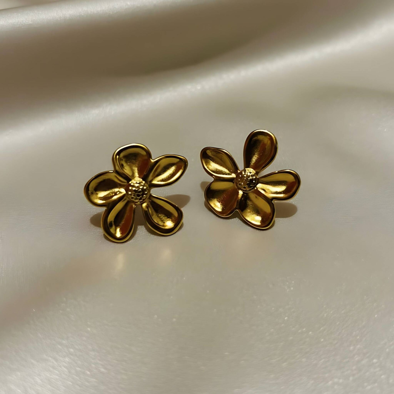 Minimalist Daisy Bloom Studs - Everyday Nature Inspired Jewellery