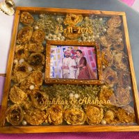 wooden-window-wedding-garland-preservation